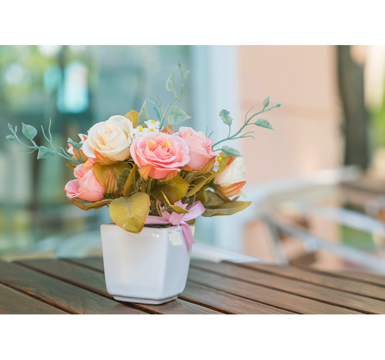 Persiana enrollable salón rosas en la mesa - TenVinilo