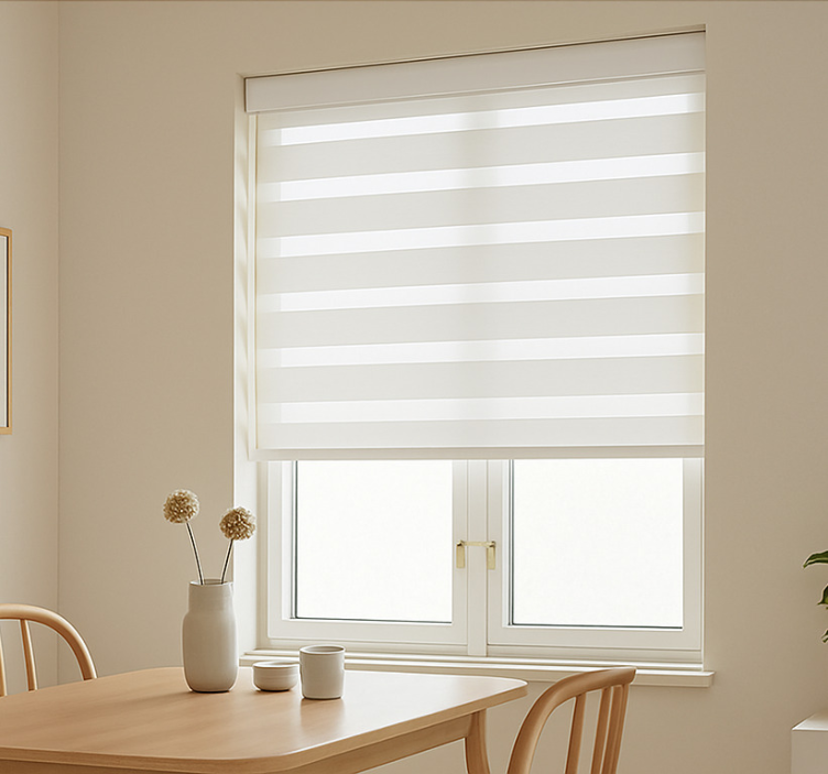 Persiana enrollable para comedor efecto blanco opaco Persiana enrollable para comedor efecto blanco opaco - TenVinilo