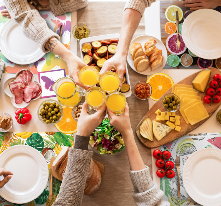 Portavasos moderno siluetas de mariposas vibrantes - TenVinilo