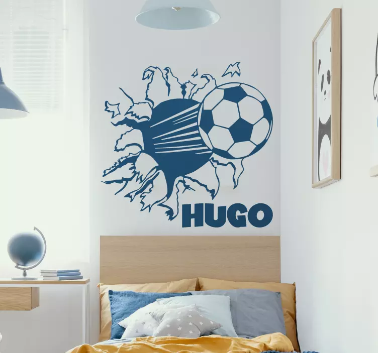 Vinilo fútbol pared con nombre pelota saliendo - TenVinilo