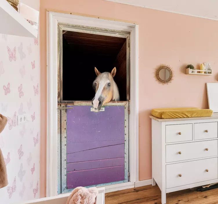 Vinilo puerta Caballo de cuadra - TenVinilo