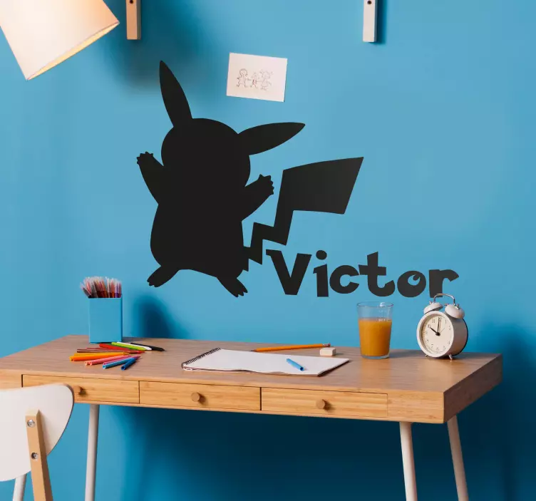 Vinilo Pokémon Pikachu con nombre - TenVinilo