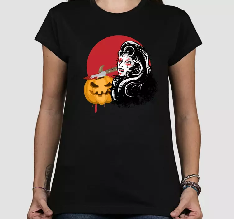Camiseta Halloween Niña con un cuchillo cortando una calabaza - TenVinilo