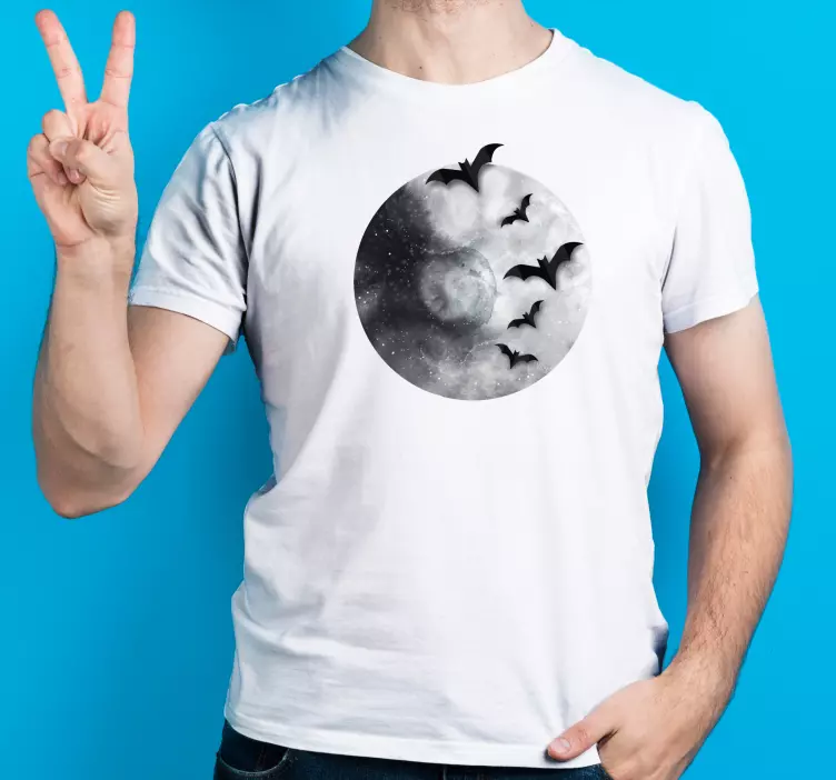 Camiseta Halloween Silueta de murciélagos en la luna blanca - TenVinilo