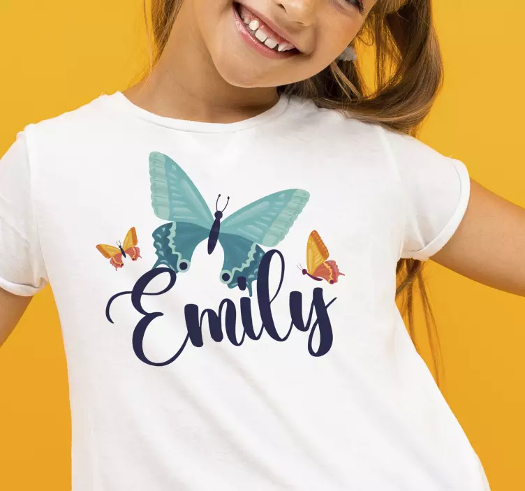 Camiseta infantil mariposas con nombre - TenVinilo