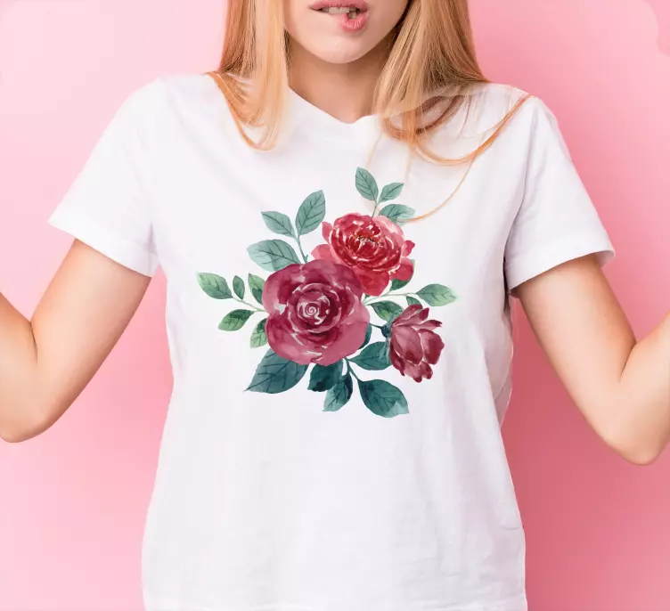 Camiseta personalizada rosas rojas con hojas - TenVinilo