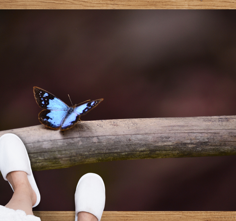 Alfombra vinílica naturaleza mariposa en la rama - TenVinilo