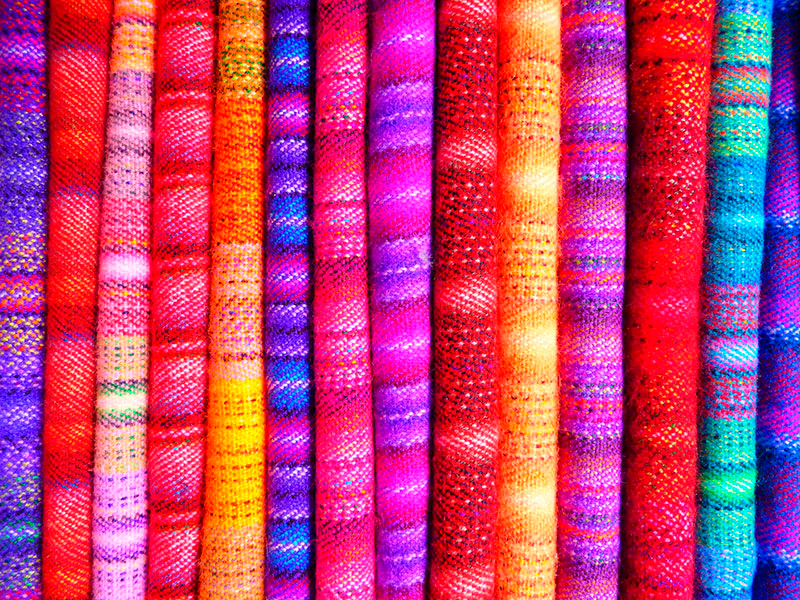 Alfombra vinílica textura rayas de mosaico de colores - TenVinilo